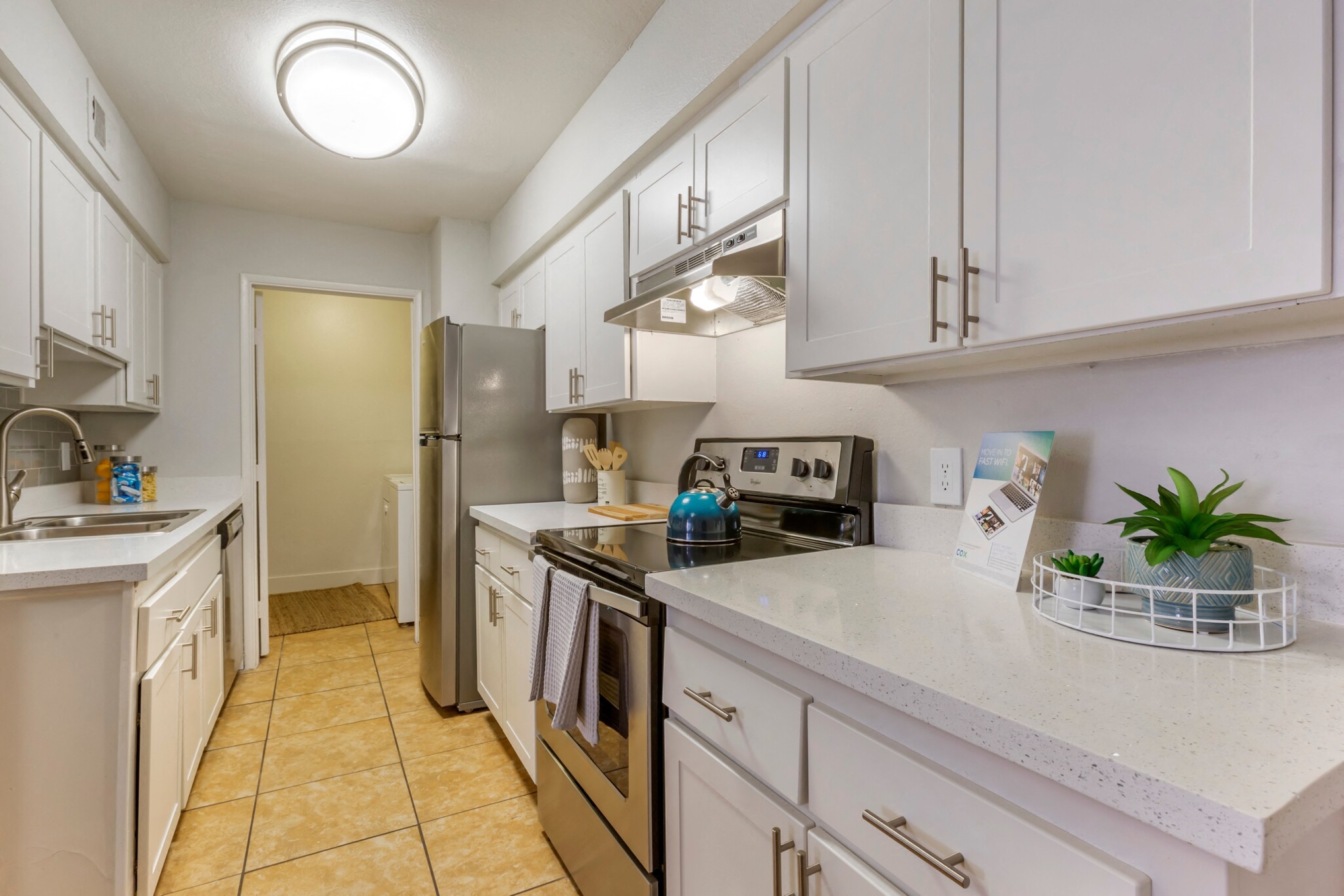 Arches Apartment Homes photo 2